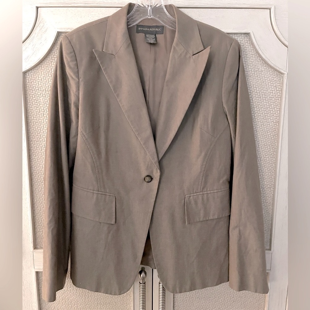 ⭐️SALE- Banana Republic Blazer